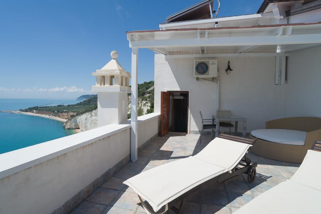 Villa Scapone Mattinata Eksteriør billede